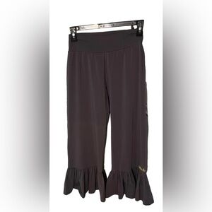 Matilda Jane Women’s Ruffle Cropped Pants